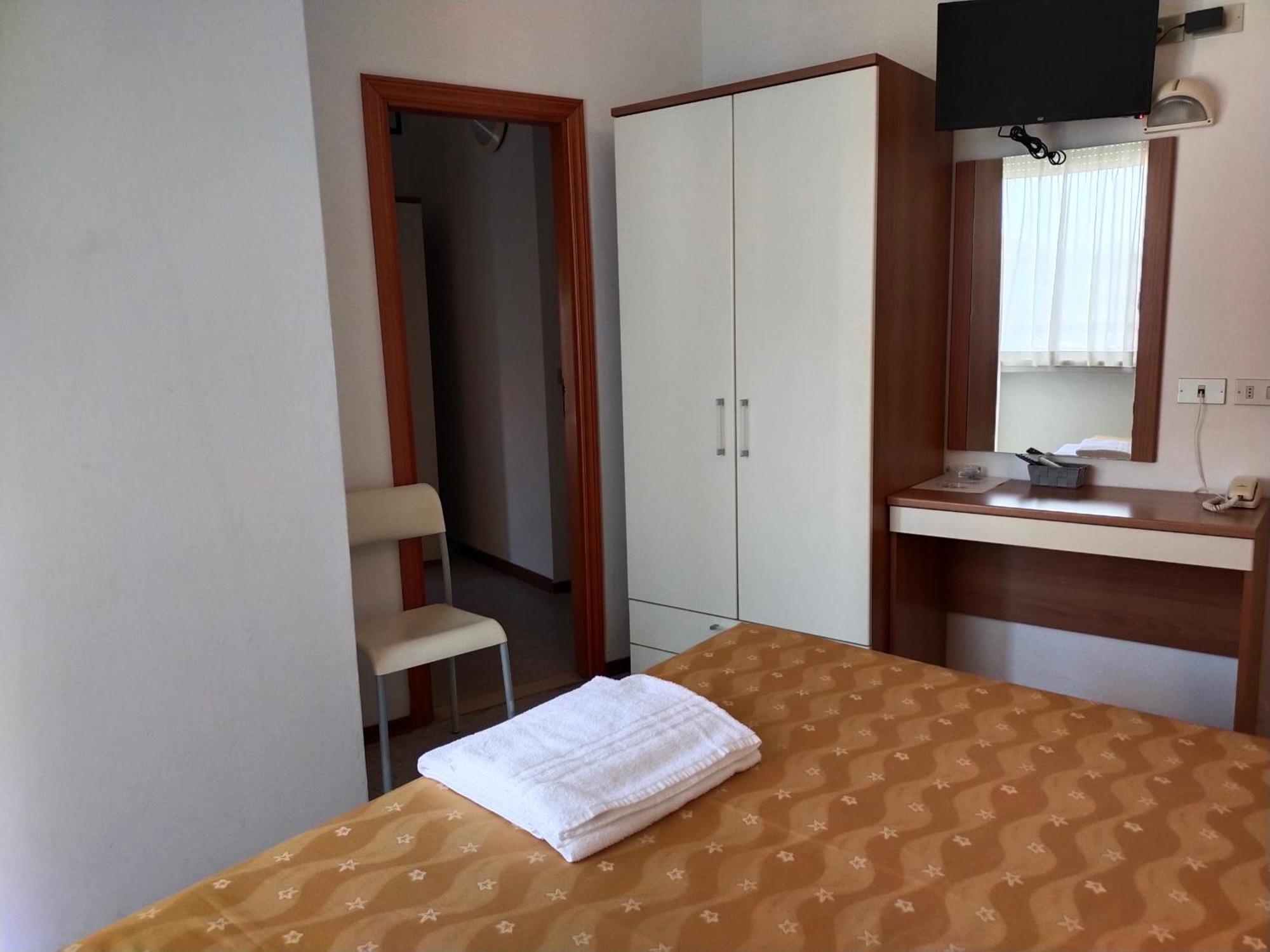 Hotel Goldene Rose Rimini Kültér fotó