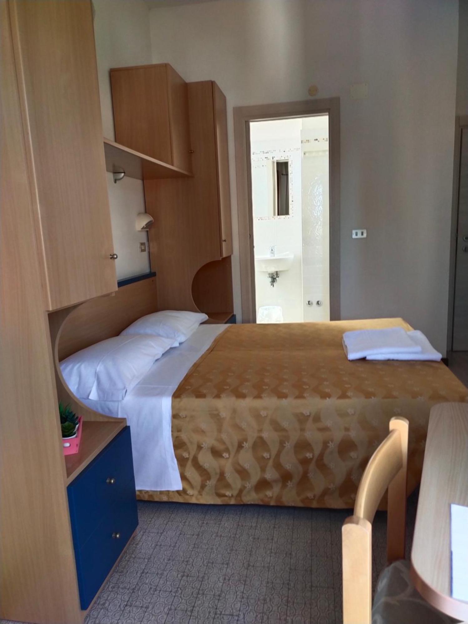 Hotel Goldene Rose Rimini Kültér fotó