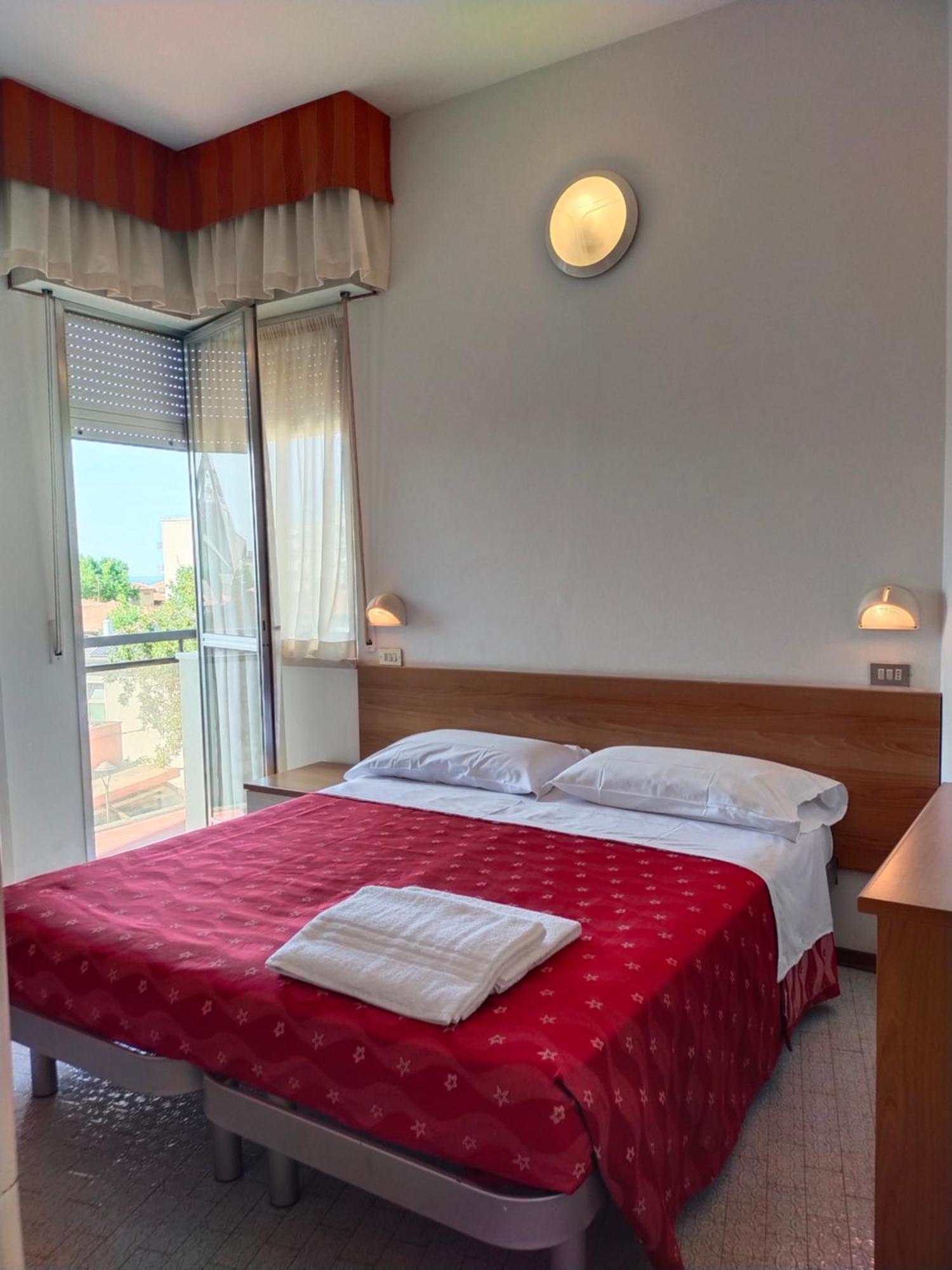 Hotel Goldene Rose Rimini Kültér fotó