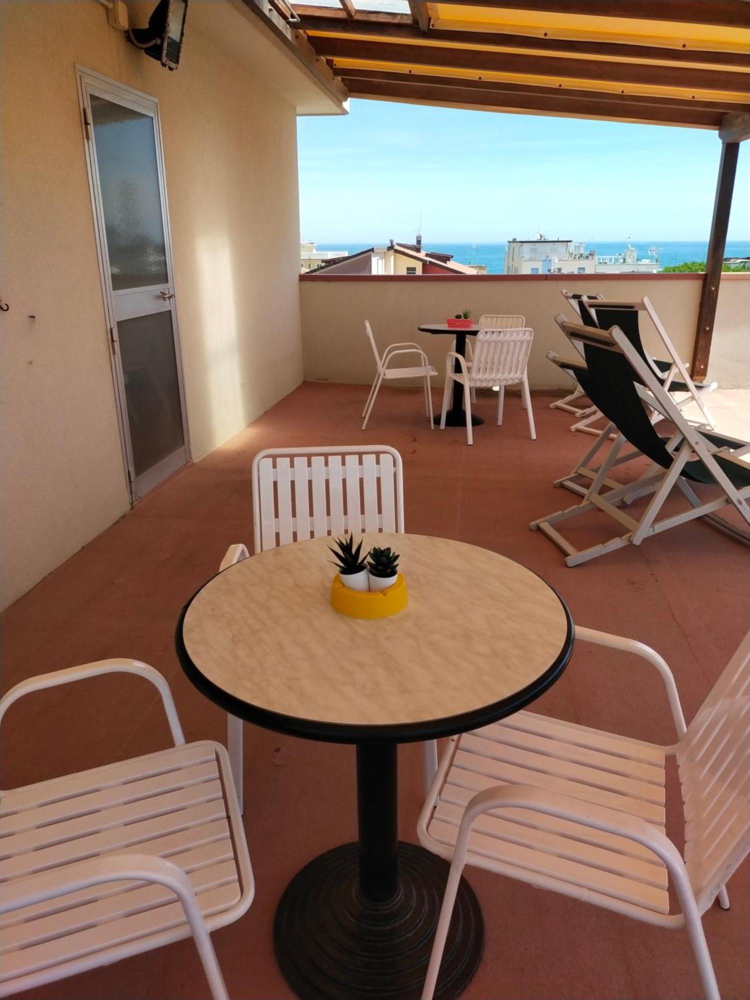 Hotel Goldene Rose Rimini Kültér fotó